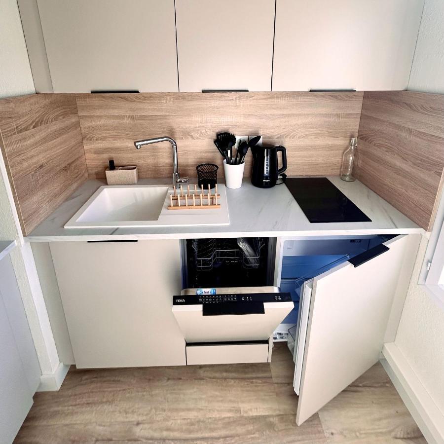 Modern 1 Bdr + Balcony + Free Parking + Ac + Pool Leilighet L'Isle-d'Abeau Eksteriør bilde