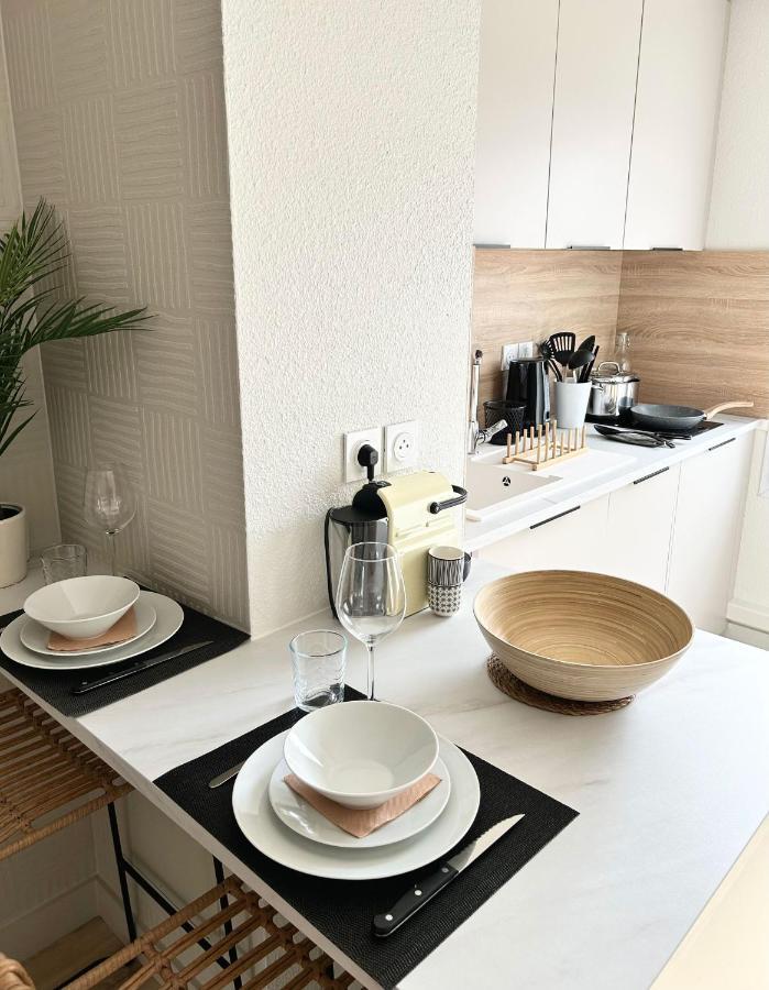 Modern 1 Bdr + Balcony + Free Parking + Ac + Pool Leilighet L'Isle-d'Abeau Eksteriør bilde